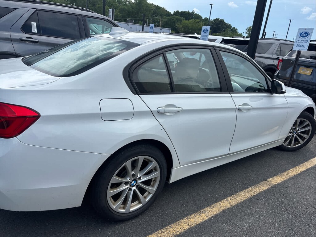 Used 2018 BMW 320i 320i xDrive Sedan