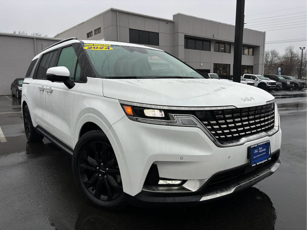 Used 2024 Kia Carnival SX MPV