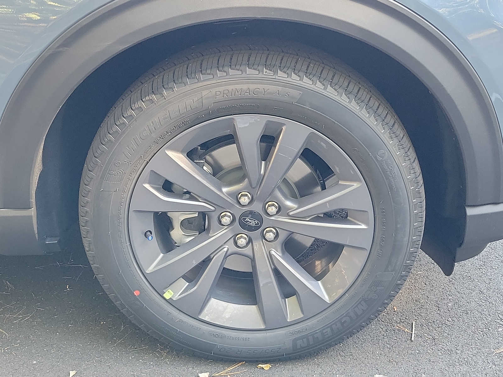 2025 Ford Explorer photo 3