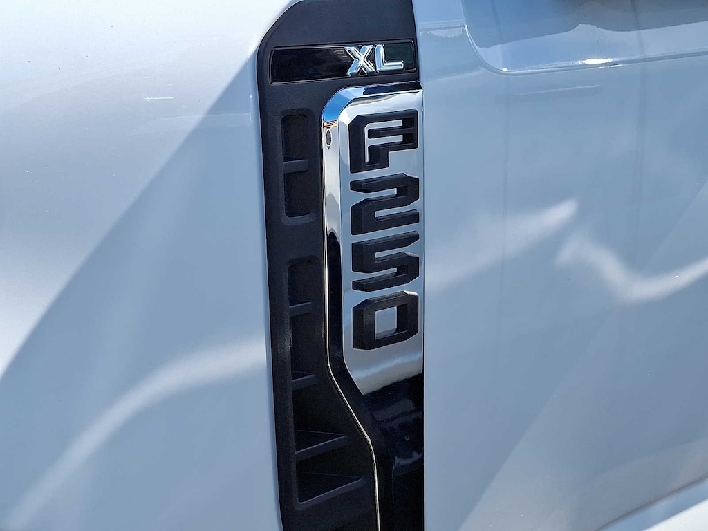 New 2025 Ford Super Duty F-250 SRW 4WD Reg Cab 8 Box 4WD Reg Cab 8 Box