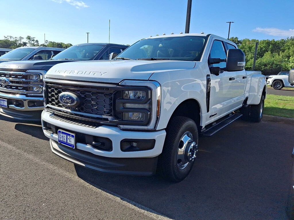 New 2026 Ford Super Duty F-350 DRW XL 4WD Crew Cab 8 Box 4WD Crew Cab 8 Box