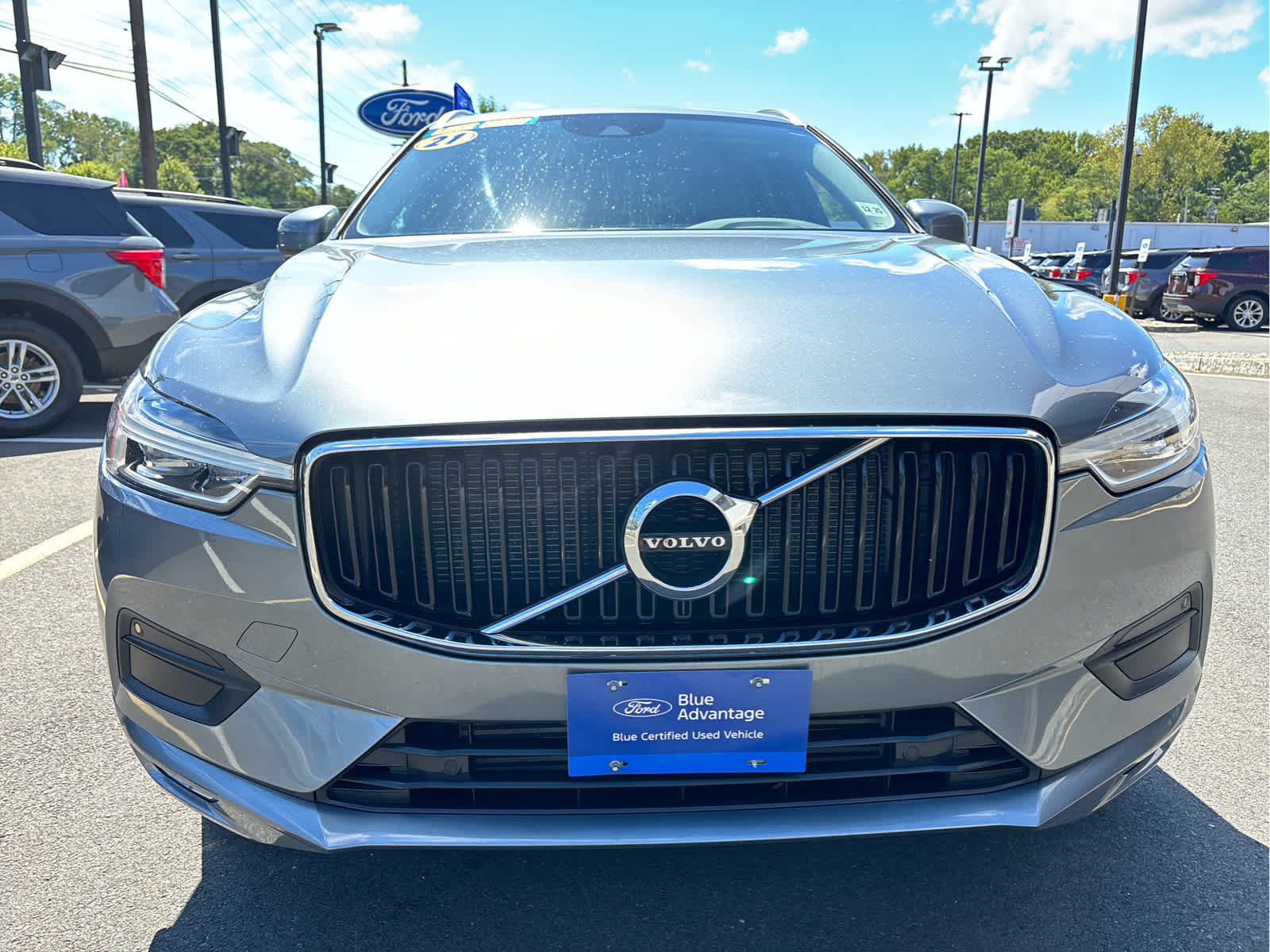 2021 Volvo XC60 Momentum T5 photo 4