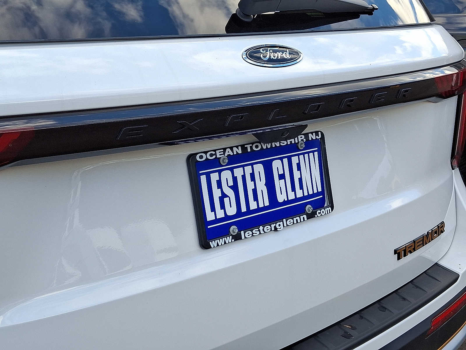 2026 Ford Explorer photo 2