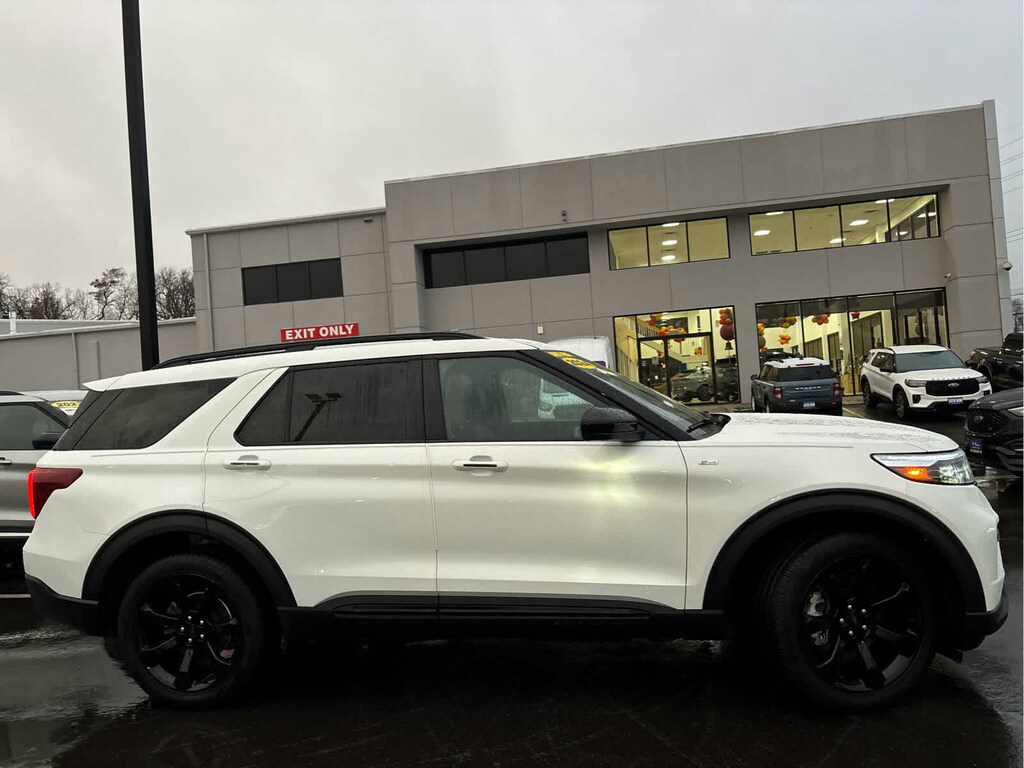 Certified 2024 Ford Explorer ST-Line 4WD