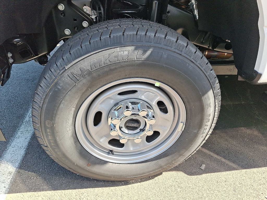 New 2025 Ford Super Duty F-250 SRW 4WD Reg Cab 8 Box 4WD Reg Cab 8 Box