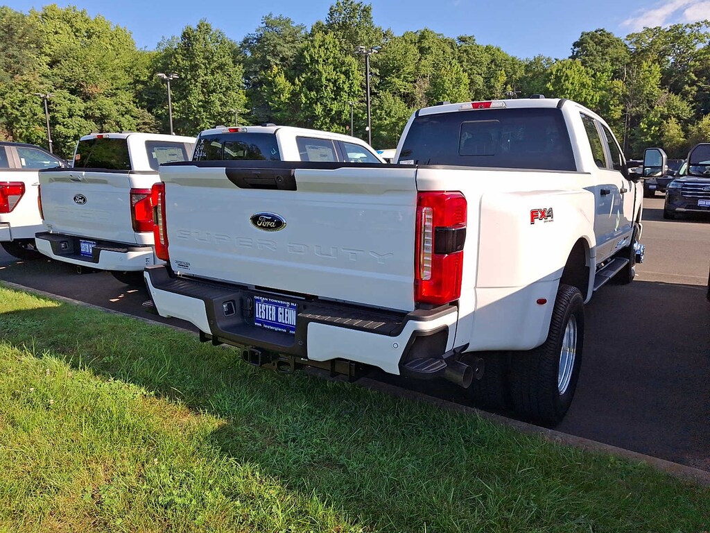 New 2026 Ford Super Duty F-350 DRW XL 4WD Crew Cab 8 Box 4WD Crew Cab 8 Box