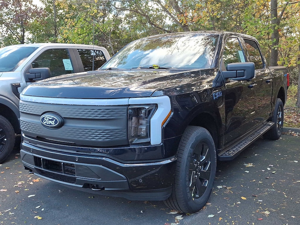 New 2025 Ford F-150 Lightning Flash 4WD Supercrew 5.5 Box 4WD SuperCrew 5.5 Box