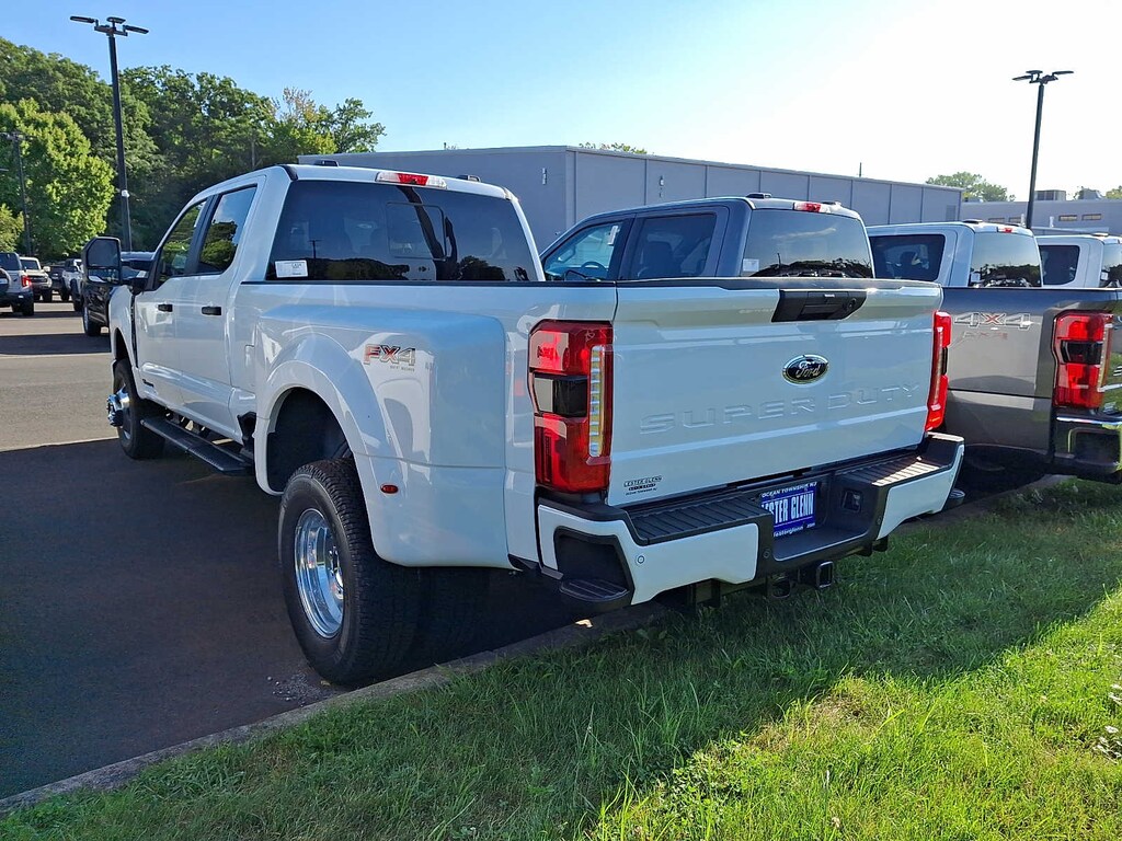 New 2026 Ford Super Duty F-350 DRW XL 4WD Crew Cab 8 Box 4WD Crew Cab 8 Box