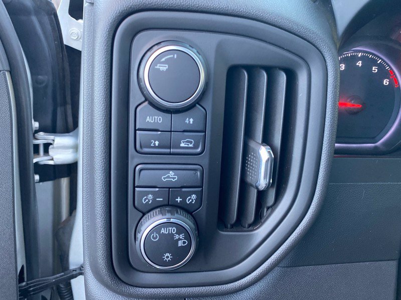 2019 Chevrolet Silverado 1500 Custom - Photo 19