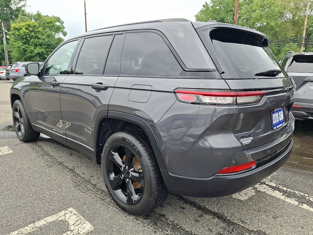Used 2022 Jeep Grand Cherokee Altitude 4x4