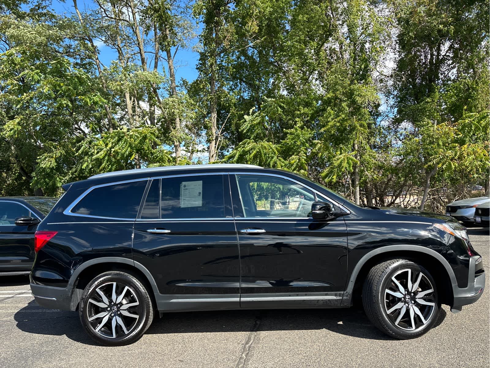 2022 Honda Pilot Touring photo 2