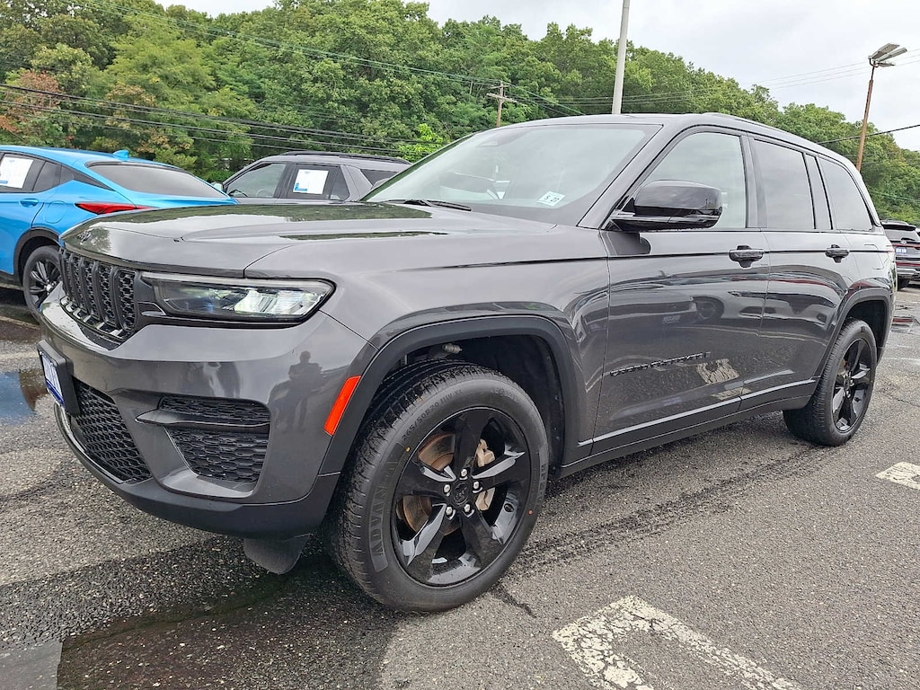 Used 2022 Jeep Grand Cherokee Altitude 4x4