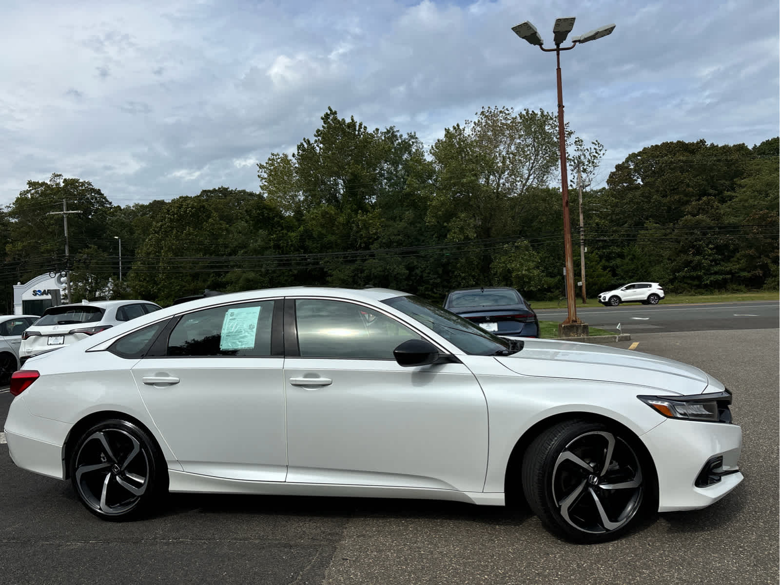 2022 Honda Accord Sport 2.0T photo 3