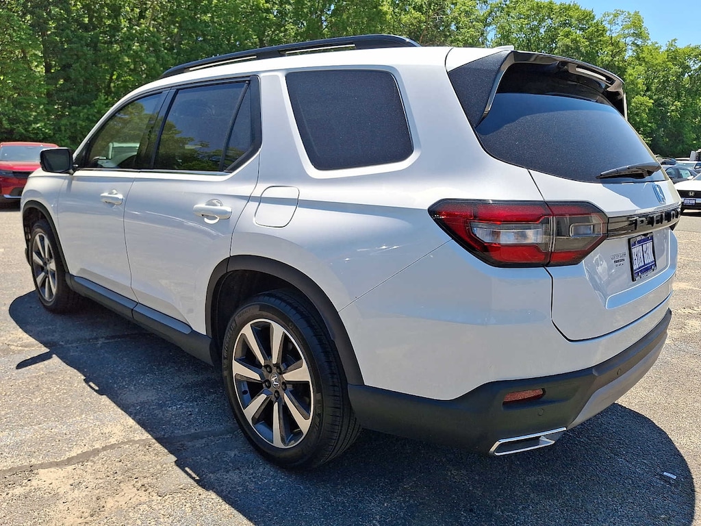 Certified 2025 Honda Pilot Touring 2WD
