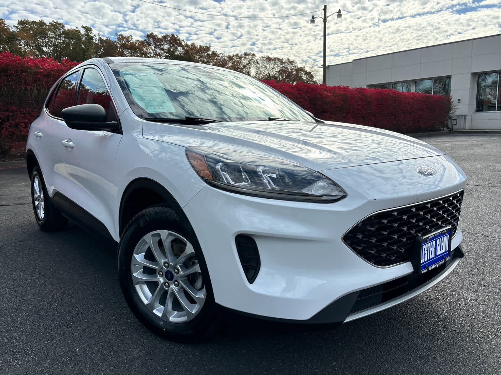 2022 Ford Escape SE photo 2