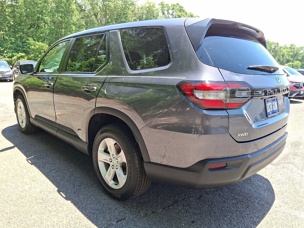 Certified 2023 Honda Pilot LX AWD