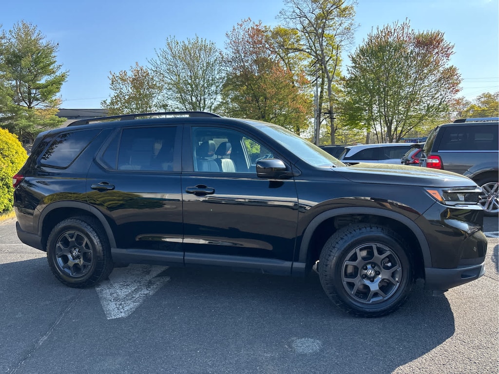 Used 2024 Honda Pilot TrailSport AWD