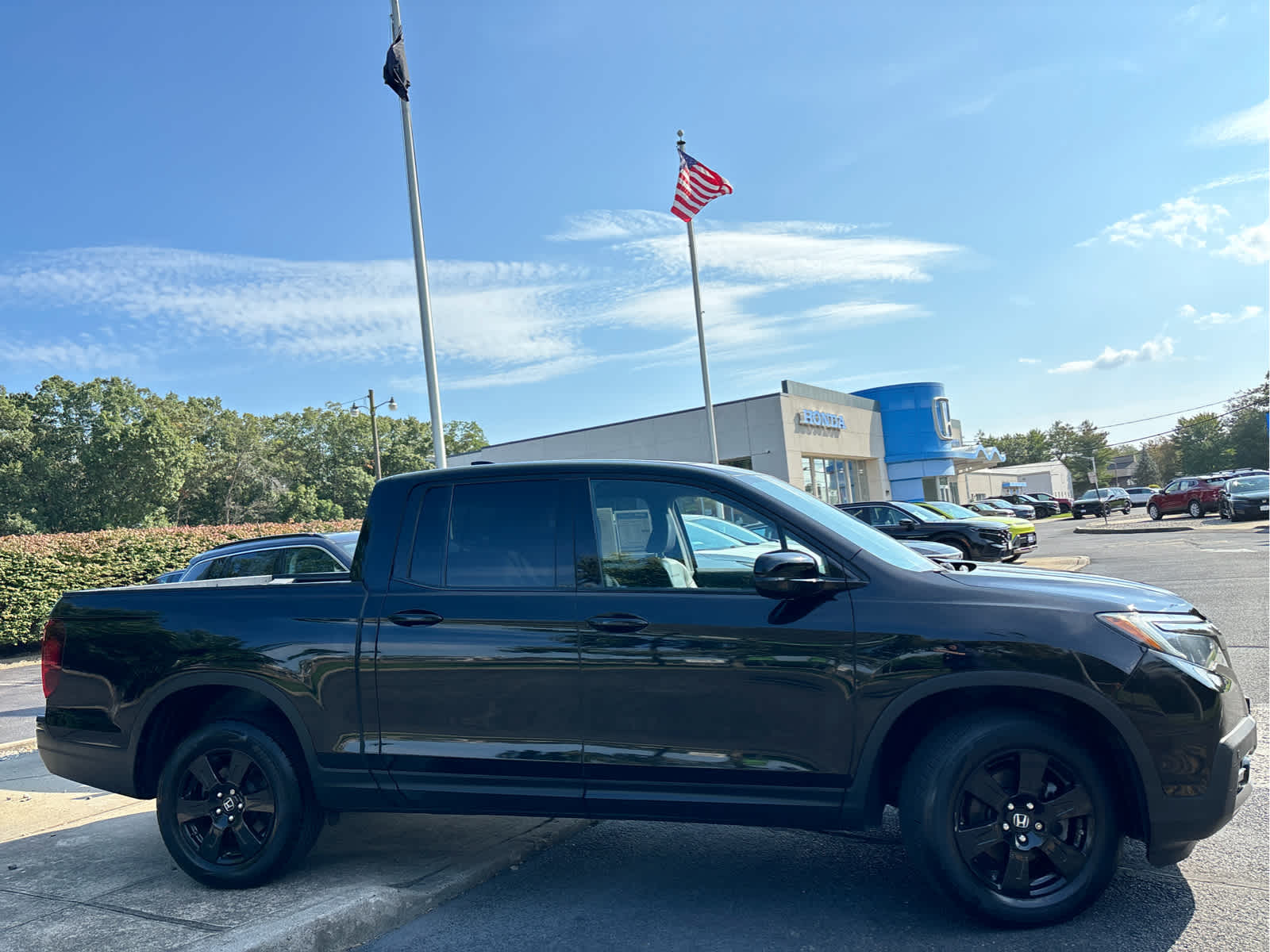 2019 Honda Ridgeline Black Edition photo 3