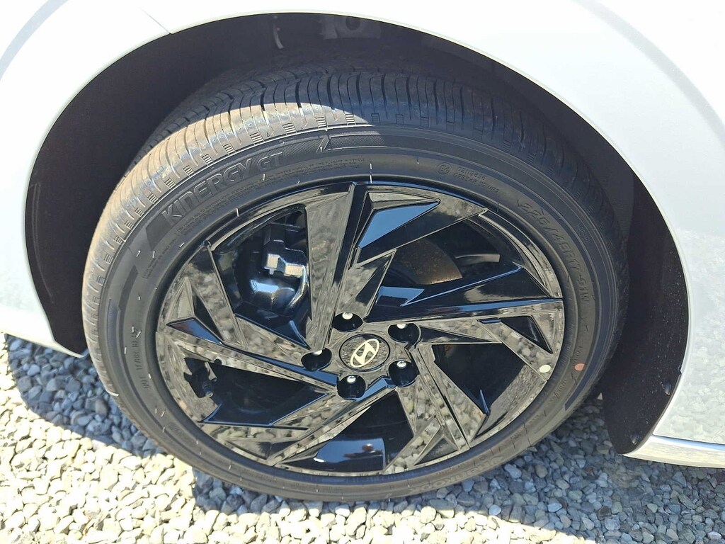 New 2026 Hyundai Elantra SEL Sport Premium Sedan