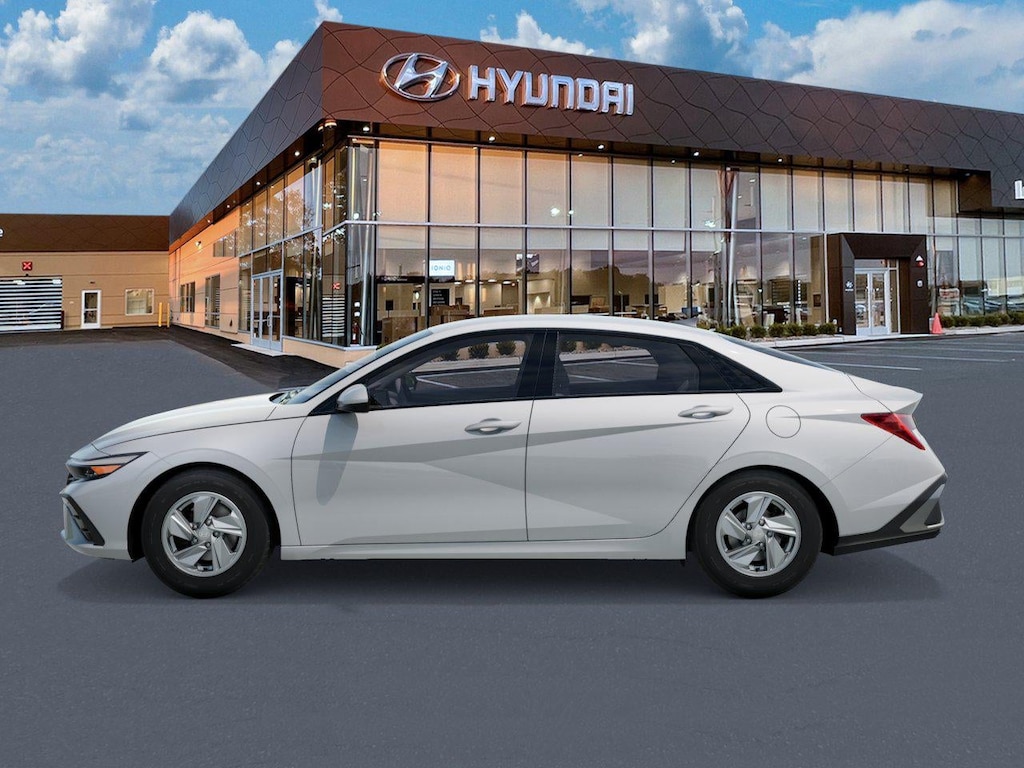 New 2026 Hyundai Elantra SE Sedan