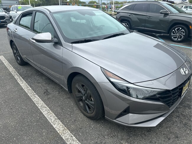 2023 Hyundai Elantra SEL Sedan