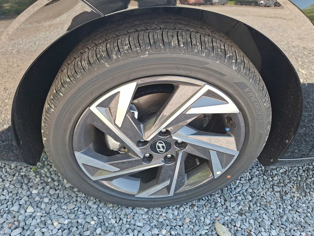 New 2026 Hyundai Elantra Limited Sedan