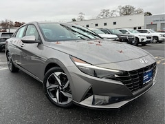 2023 Hyundai Elantra Limited Sedan