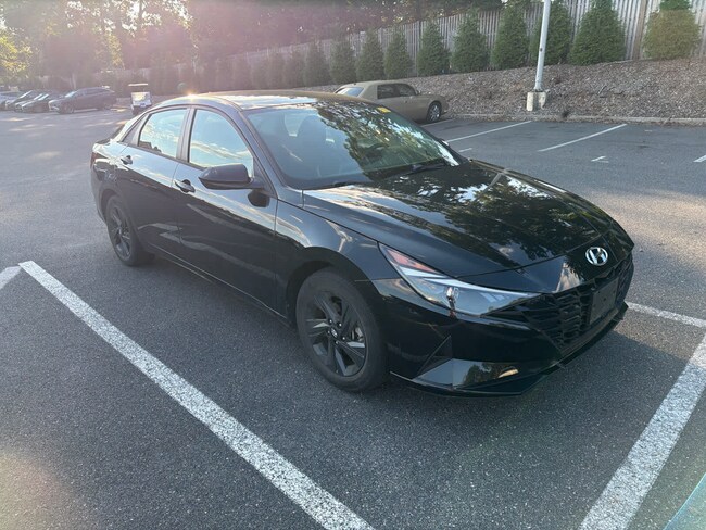 2022 Hyundai Elantra SEL Sedan