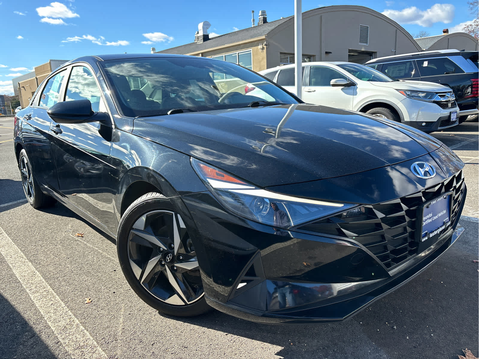 2023 Hyundai Elantra SEL photo 2