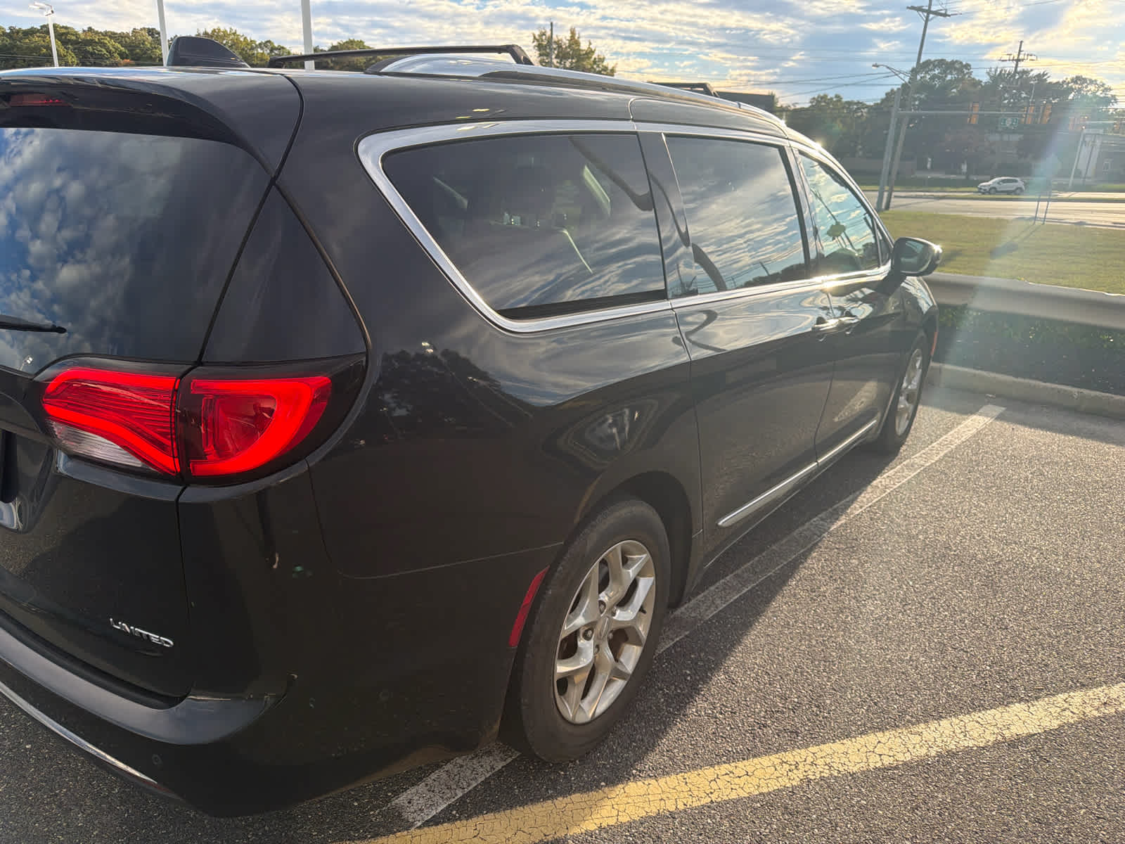 Used 2019 Chrysler Pacifica LX Van Passenger Van