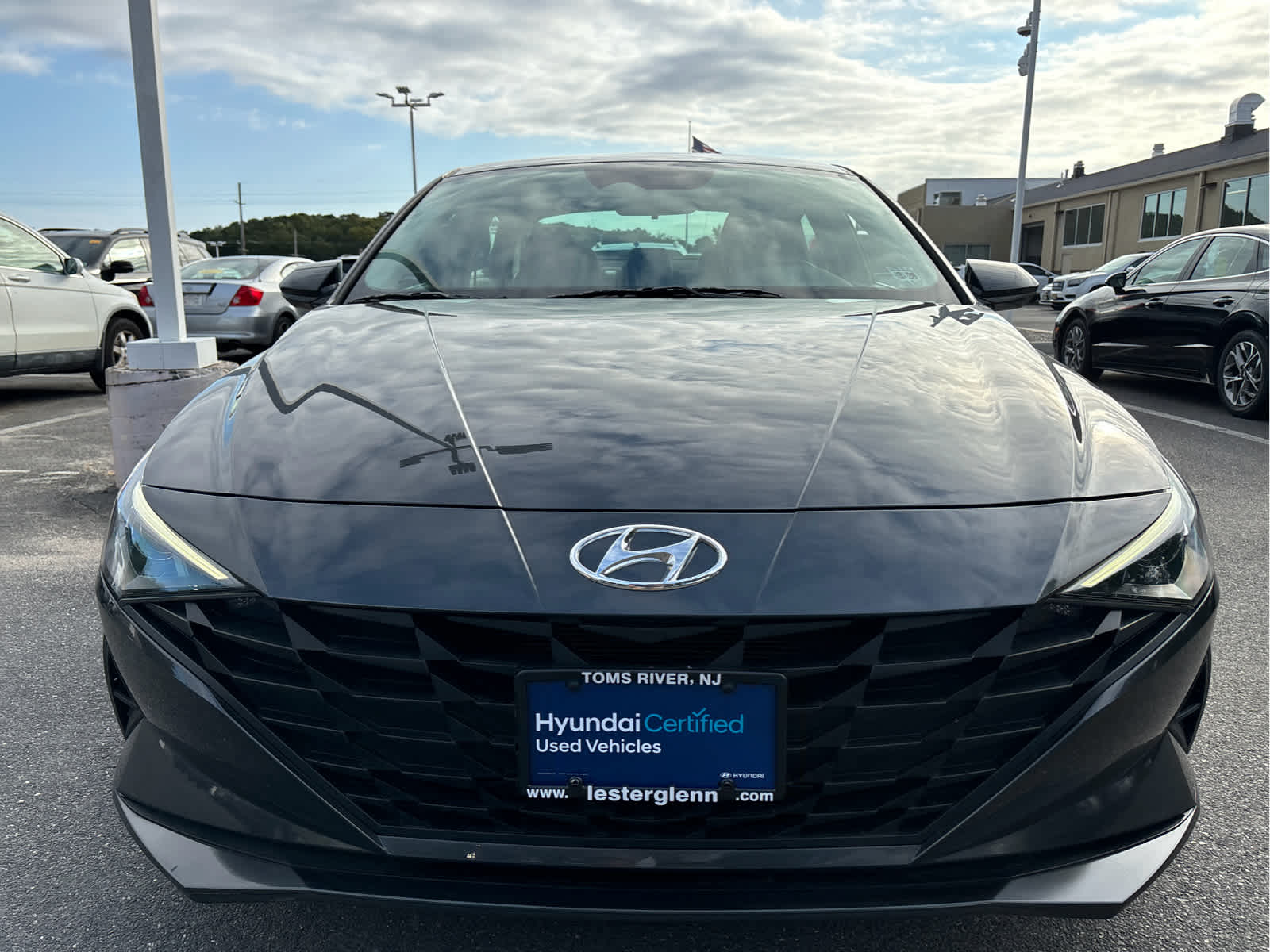 2023 Hyundai Elantra SEL photo 3