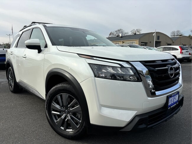 2024 Nissan Pathfinder SV SUV