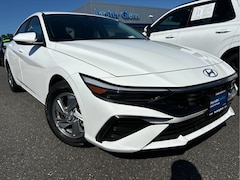 2024 Hyundai Elantra SE Sedan