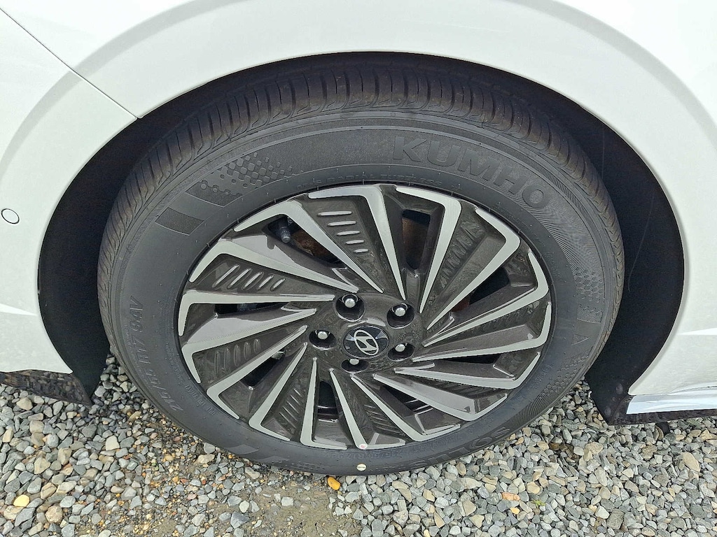 New 2025 Hyundai Sonata Hybrid Limited Sedan