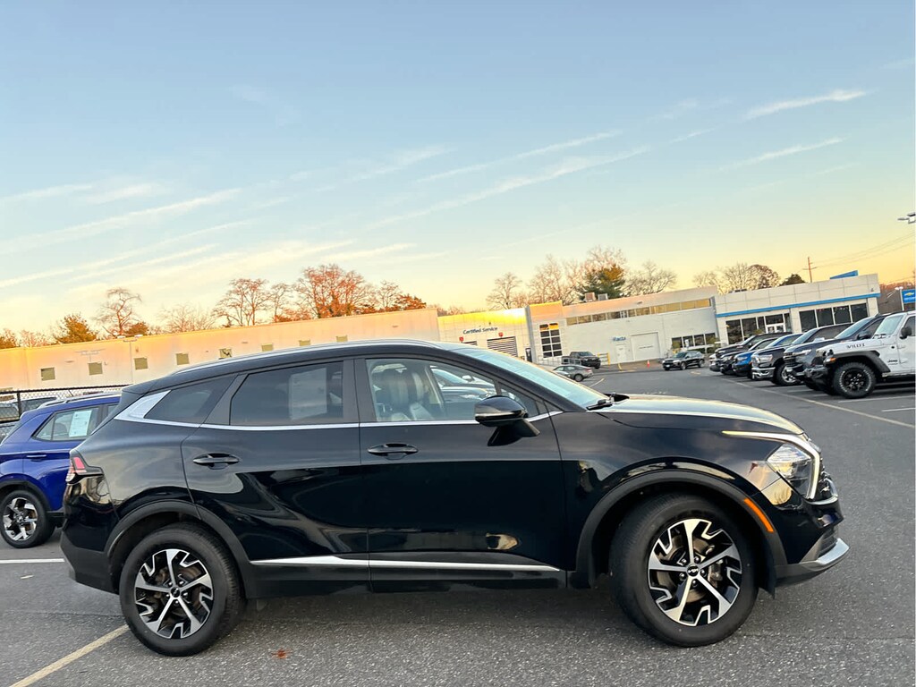 Used 2023 Kia Sportage EX SUV