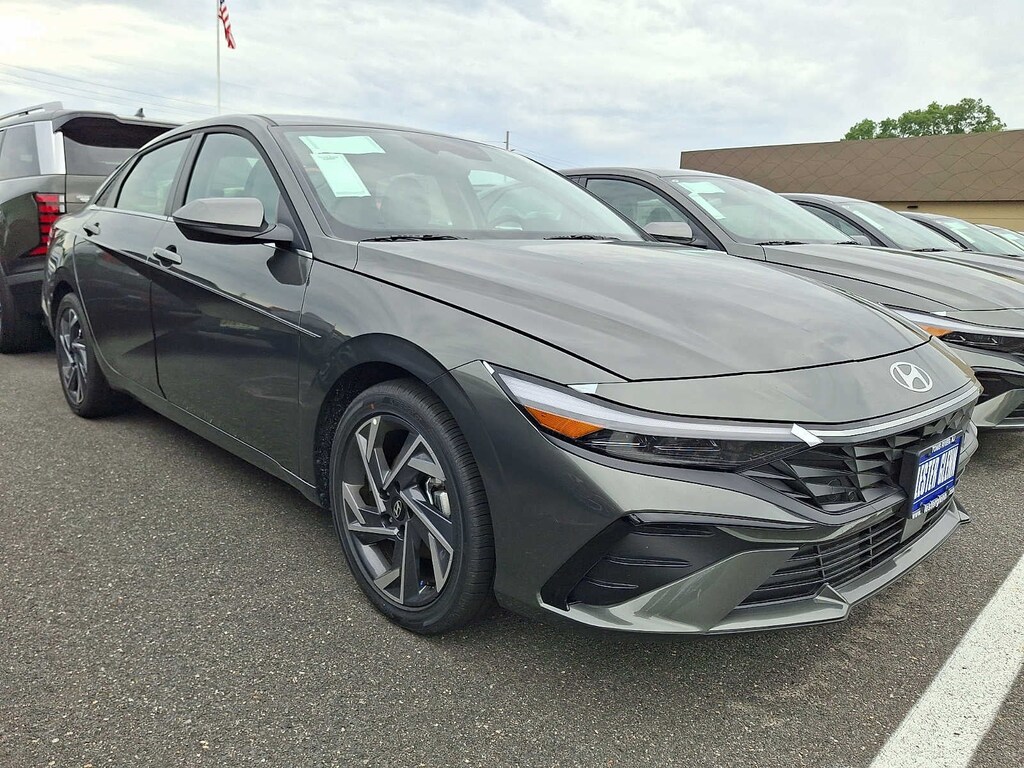 New 2026 Hyundai Elantra Limited Sedan