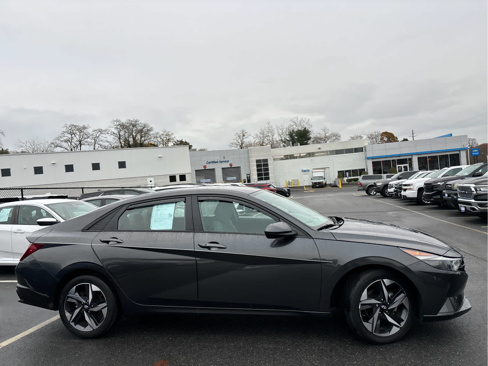 2023 Hyundai Elantra SEL Convenience photo 3