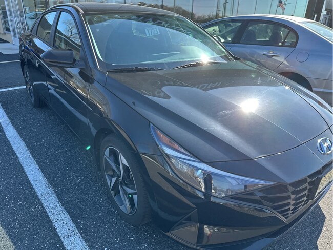 2023 Hyundai Elantra SEL Sedan