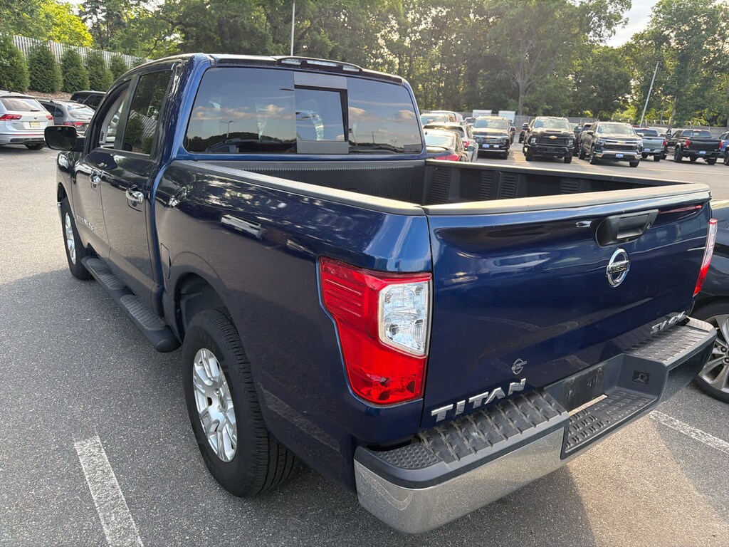 Used 2018 Nissan Titan SV Truck Crew Cab