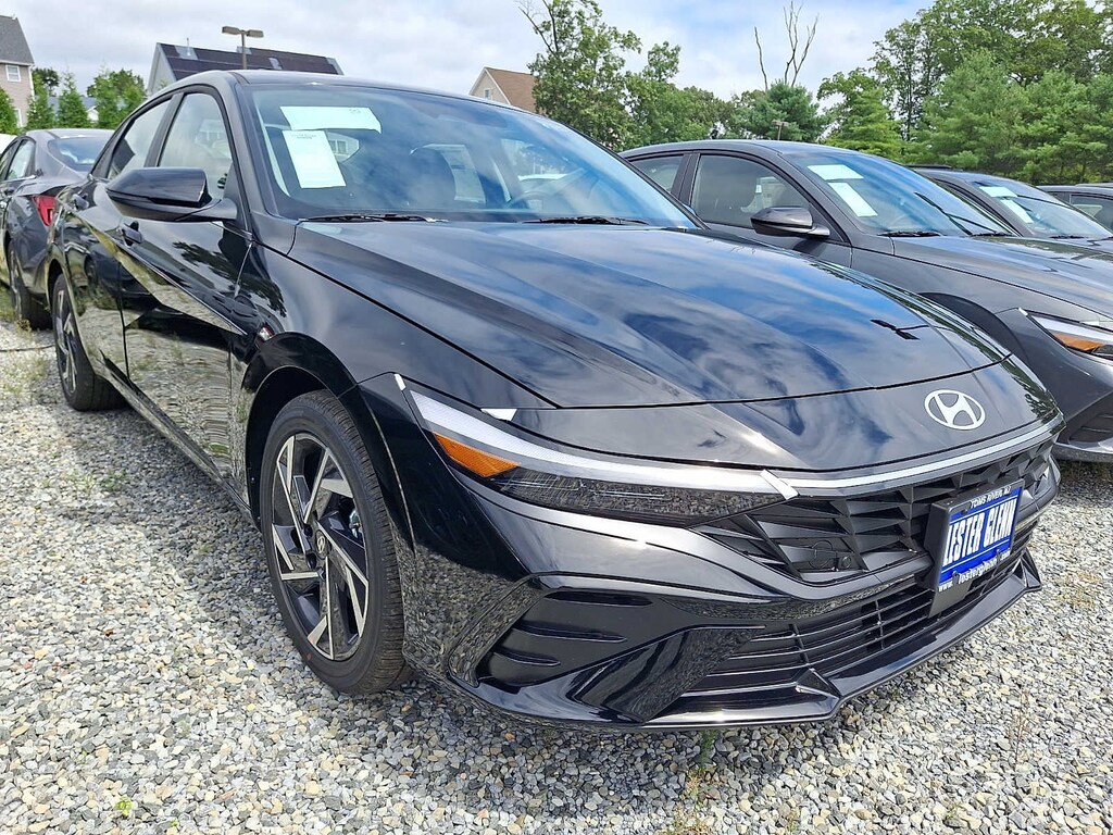 New 2026 Hyundai Elantra Limited Sedan