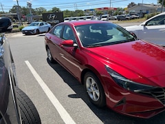 2023 Hyundai Elantra SE Sedan