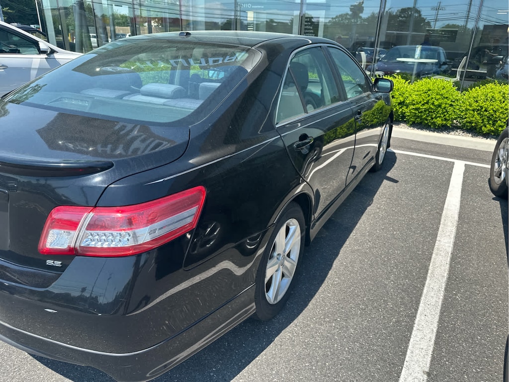 Used 2011 Toyota Camry SE Sedan