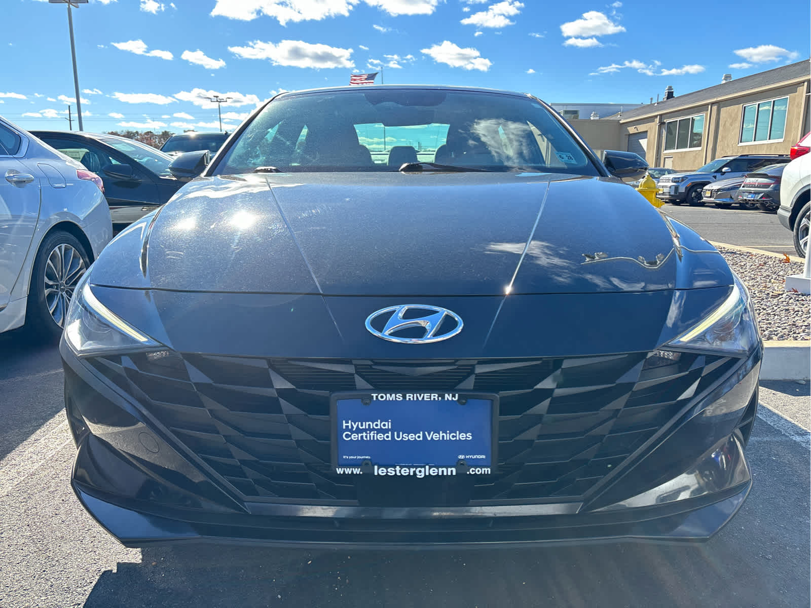 2023 Hyundai Elantra SEL photo 3