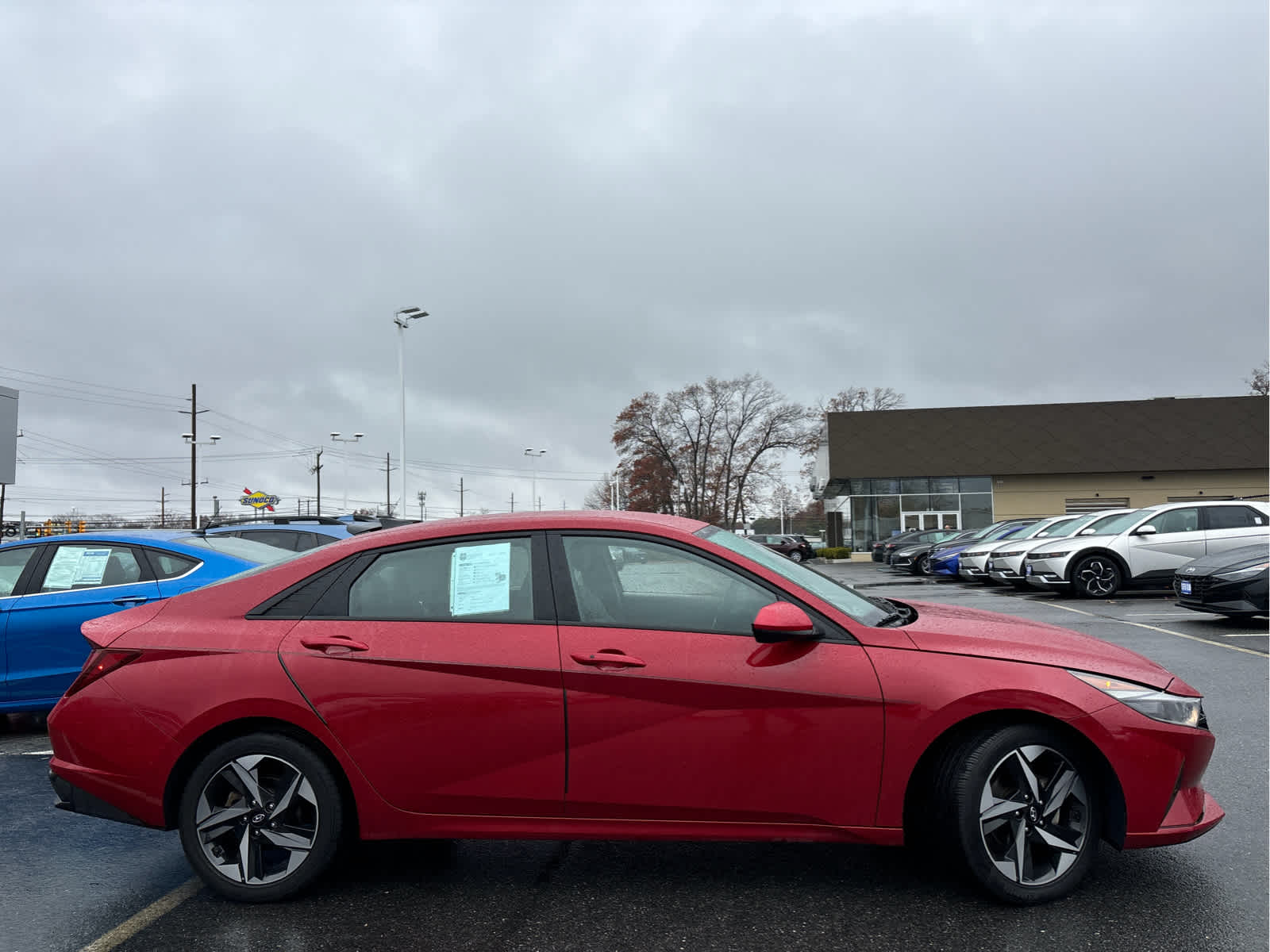 2023 Hyundai Elantra SEL photo 2