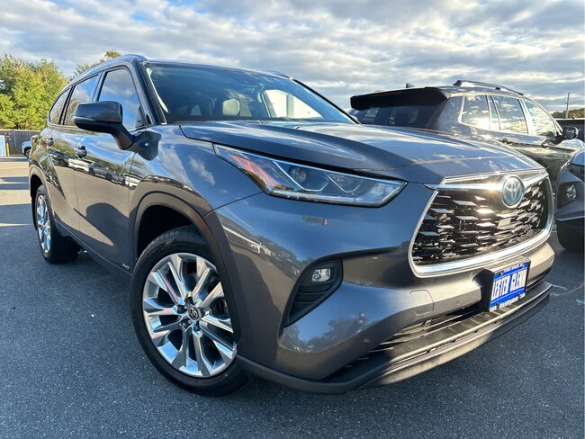 2023 Toyota Highlander Hybrid Limited SUV