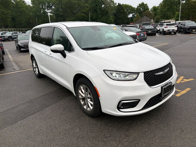 2023 Chrysler Pacifica Touring L Van Passenger Van