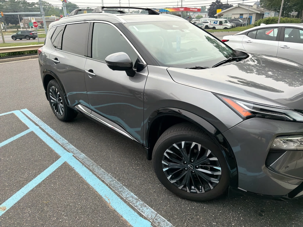 Used 2025 Nissan Rogue Platinum SUV