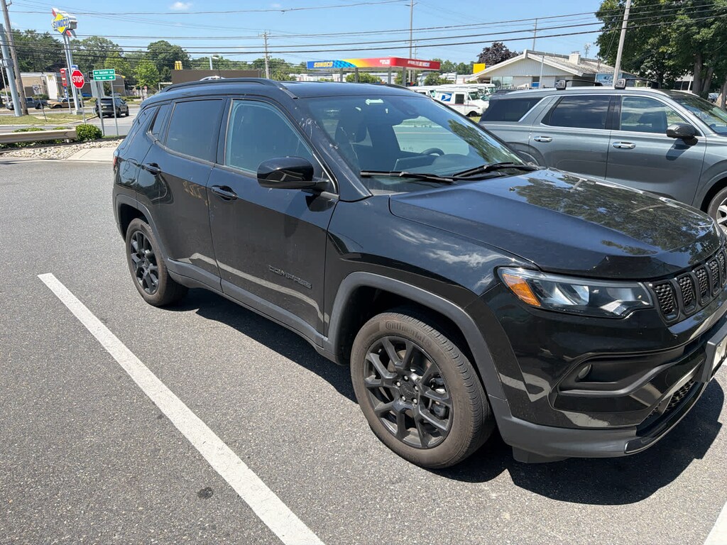 Used 2024 Jeep Compass Latitude SUV