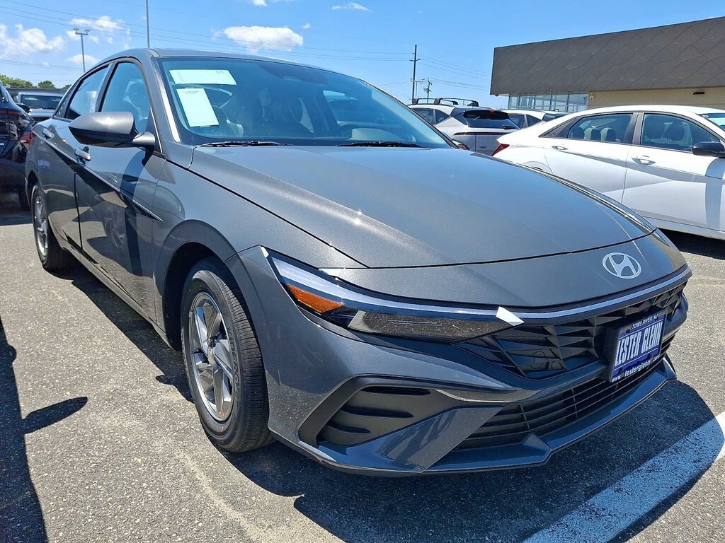 New 2026 Hyundai Elantra SE Sedan