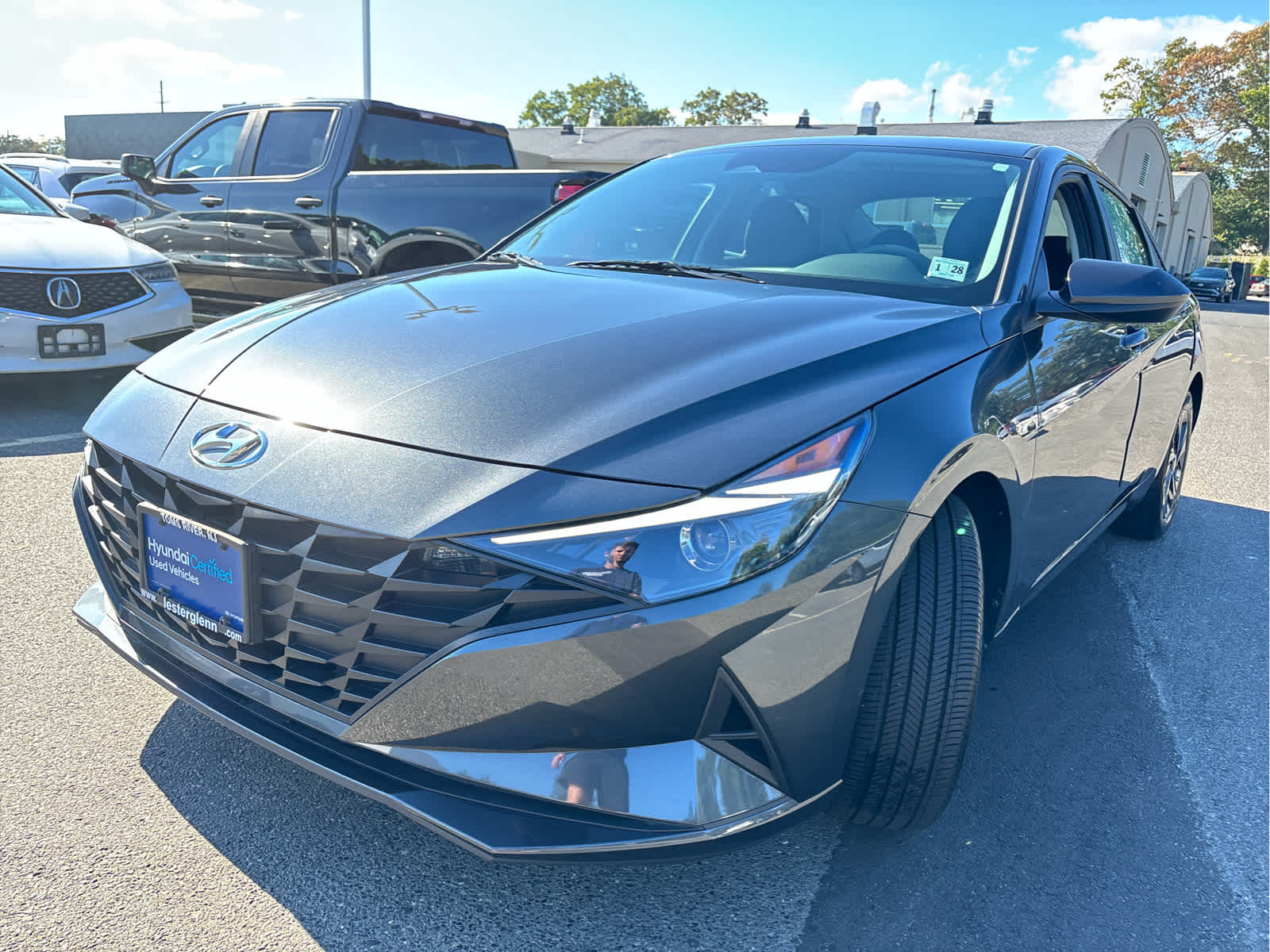 2023 Hyundai Elantra SEL photo 2